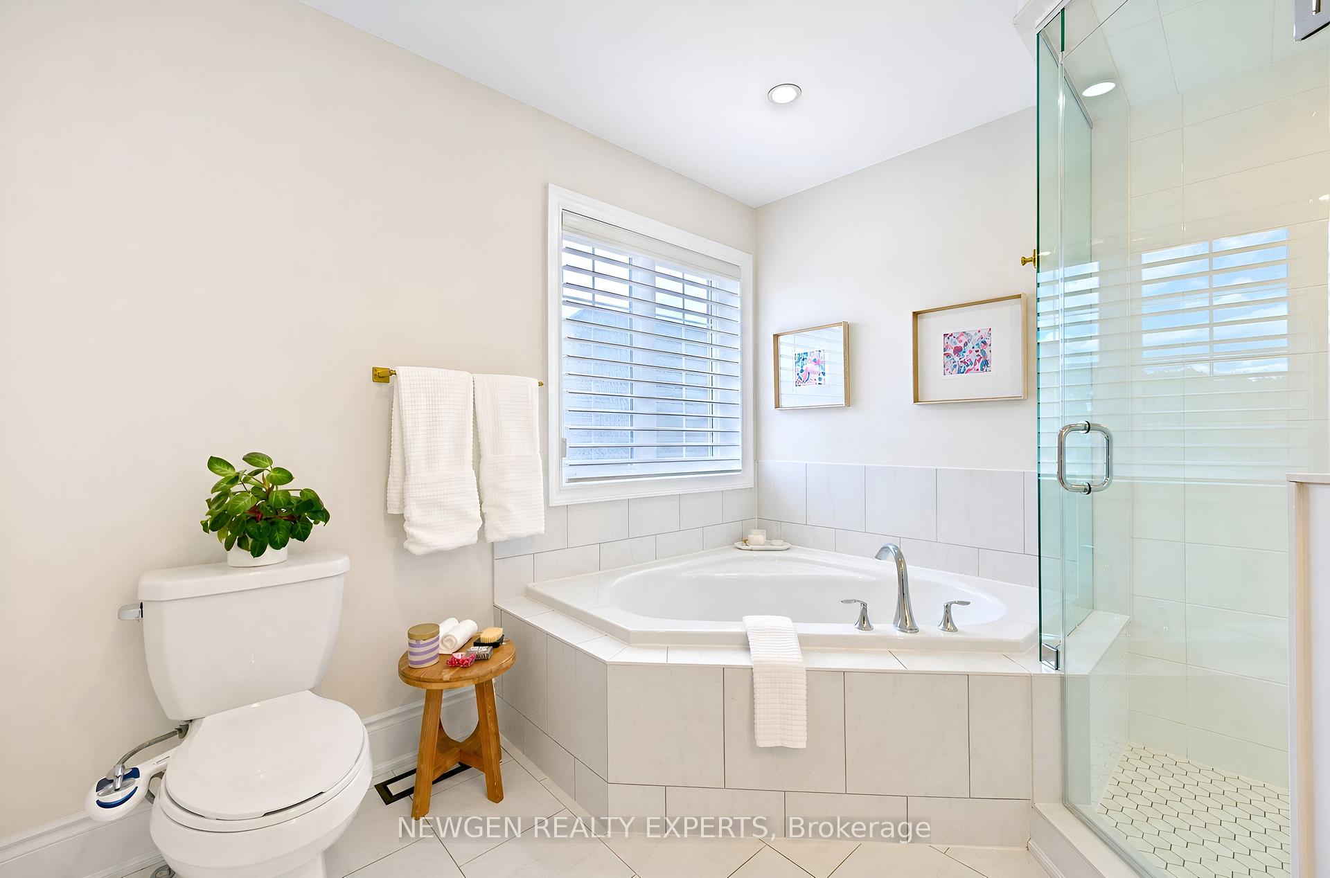 Photo 37 of 60 Monarch Drive, Halton Hills, Georgetown — HOMEH
