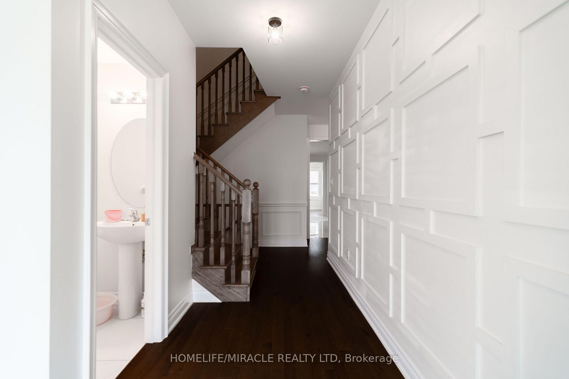 Photo 4 of 15 Ryerson Drive, Vaughan, Kleinburg — HOMEH