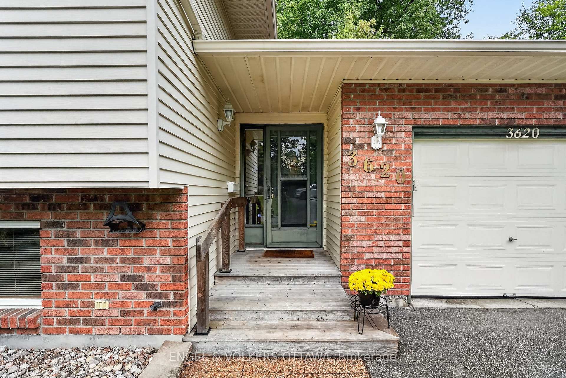 Photo 3 of 3620 Albion Road S, Ottawa, Emerald Woods/Sawmill Creek — HOMEH