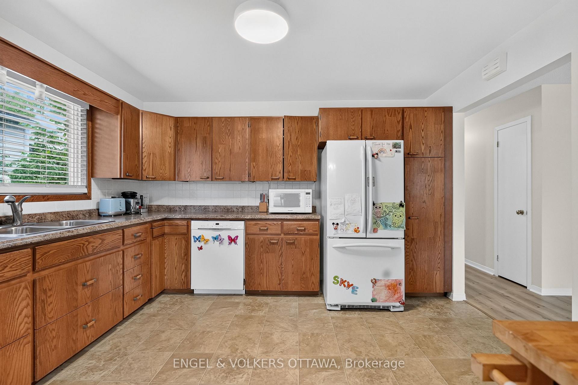 Photo 5 of 3620 Albion Road S, Ottawa, Emerald Woods/Sawmill Creek — HOMEH