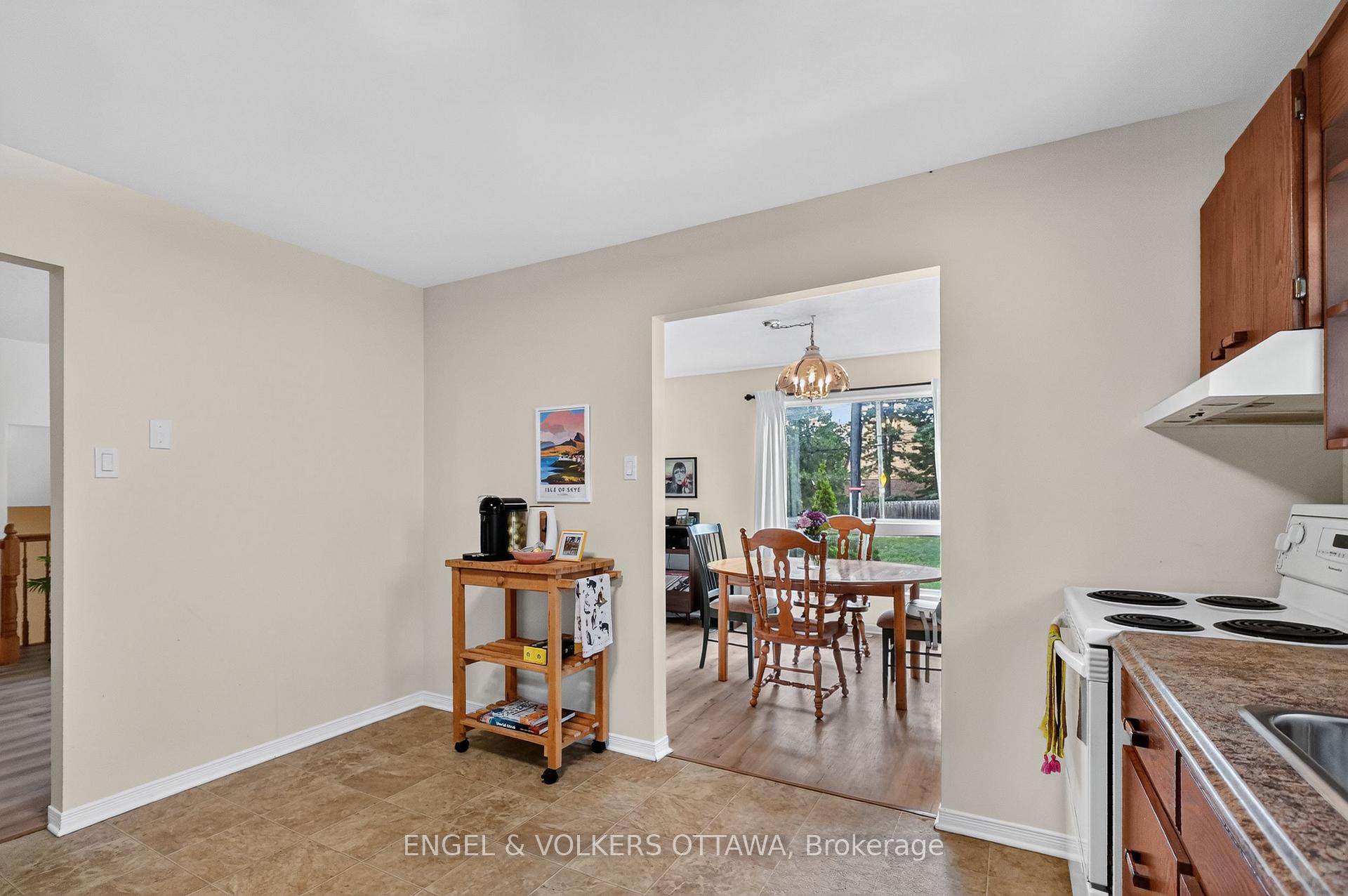 Photo 7 of 3620 Albion Road S, Ottawa, Emerald Woods/Sawmill Creek — HOMEH