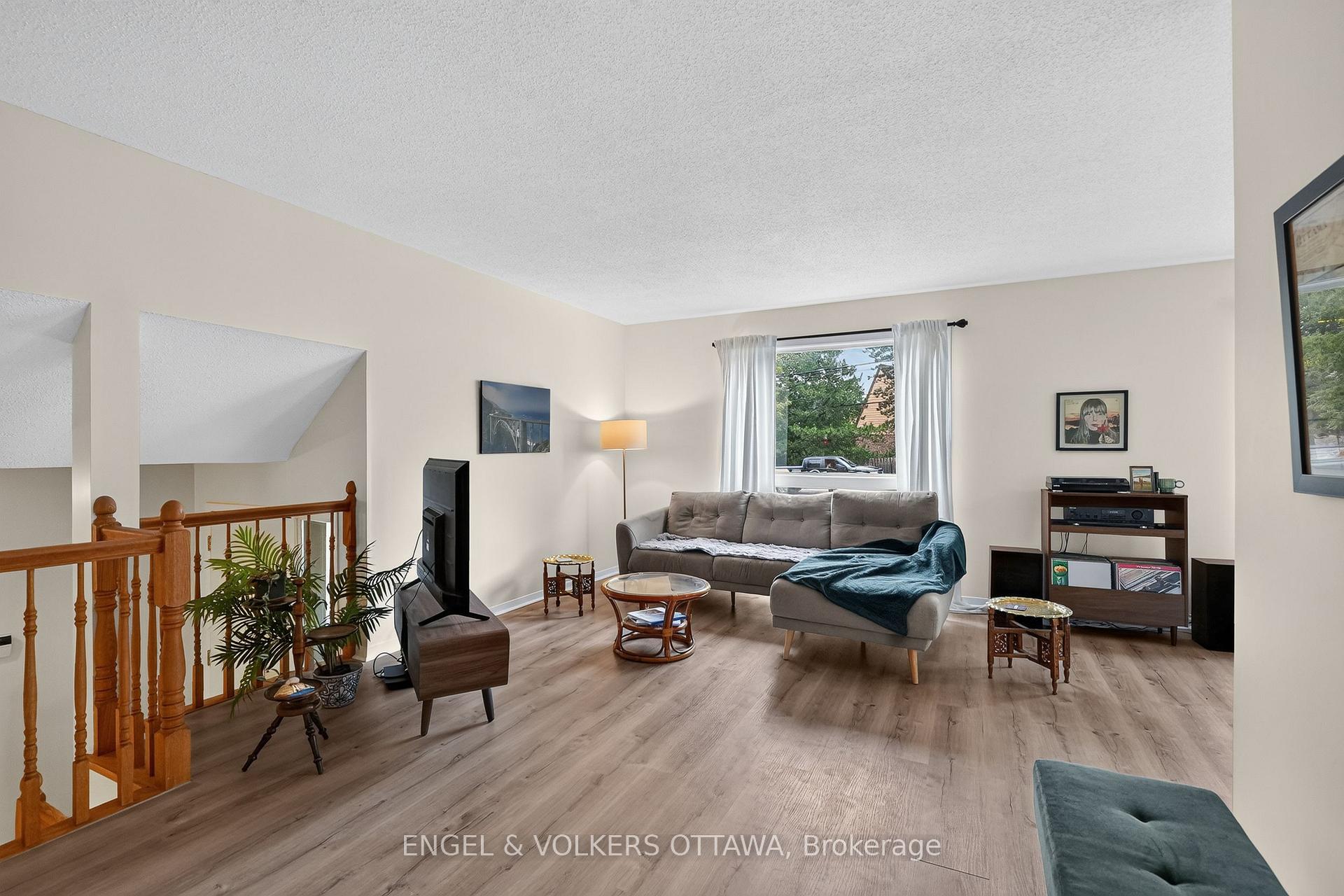 Photo 8 of 3620 Albion Road S, Ottawa, Emerald Woods/Sawmill Creek — HOMEH