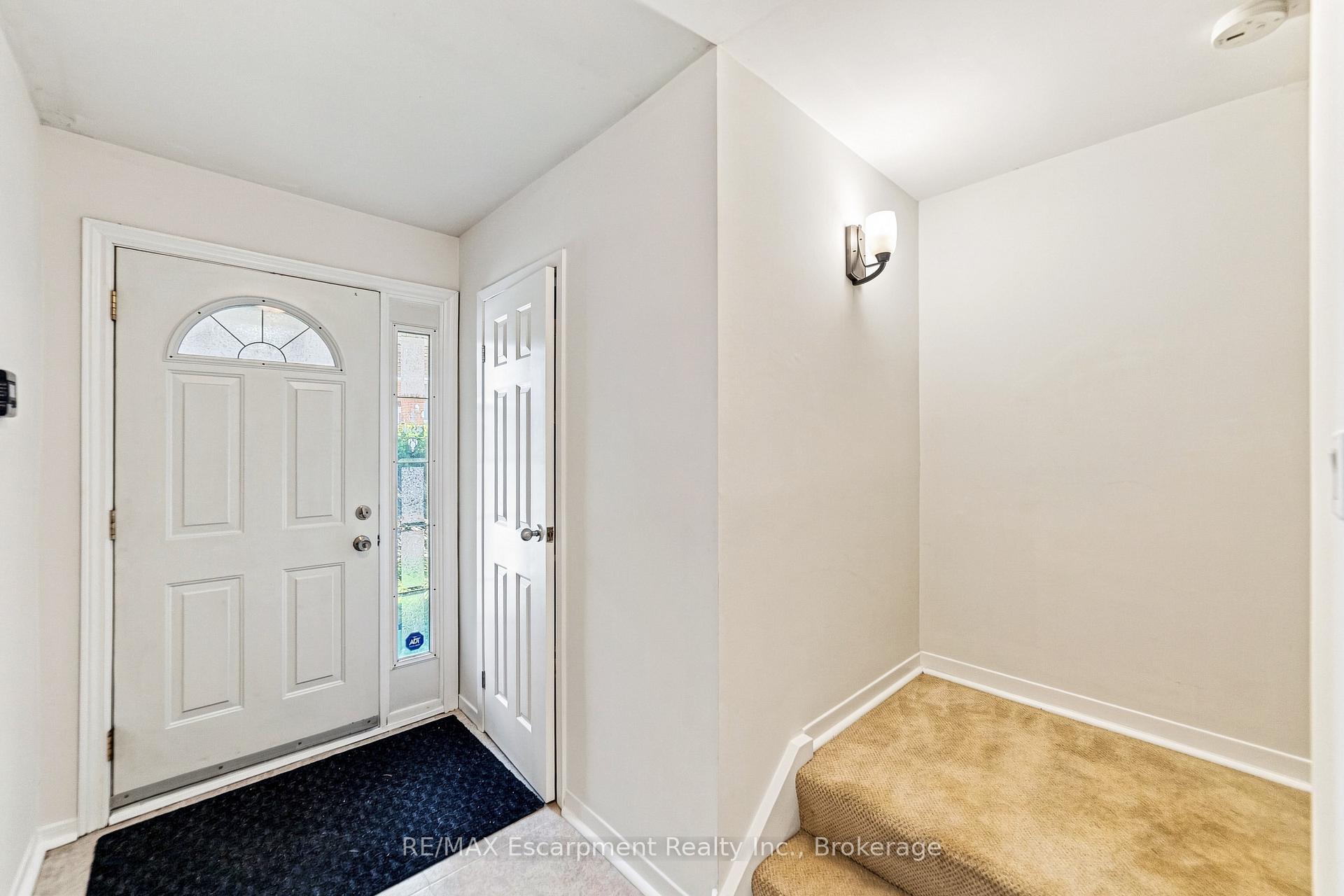 Photo 5 of Unit 52, 2380 Bromsgrove Road, Mississauga, Clarkson — HOMEH