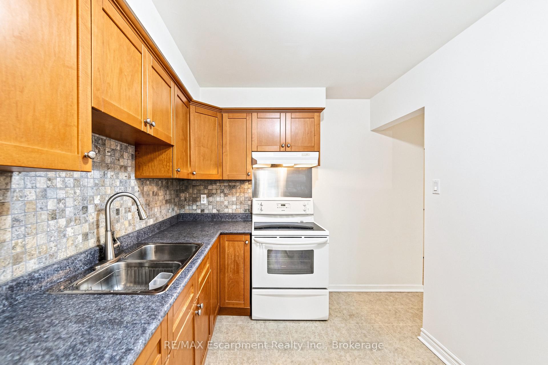 Photo 15 of Unit 52, 2380 Bromsgrove Road, Mississauga, Clarkson — HOMEH