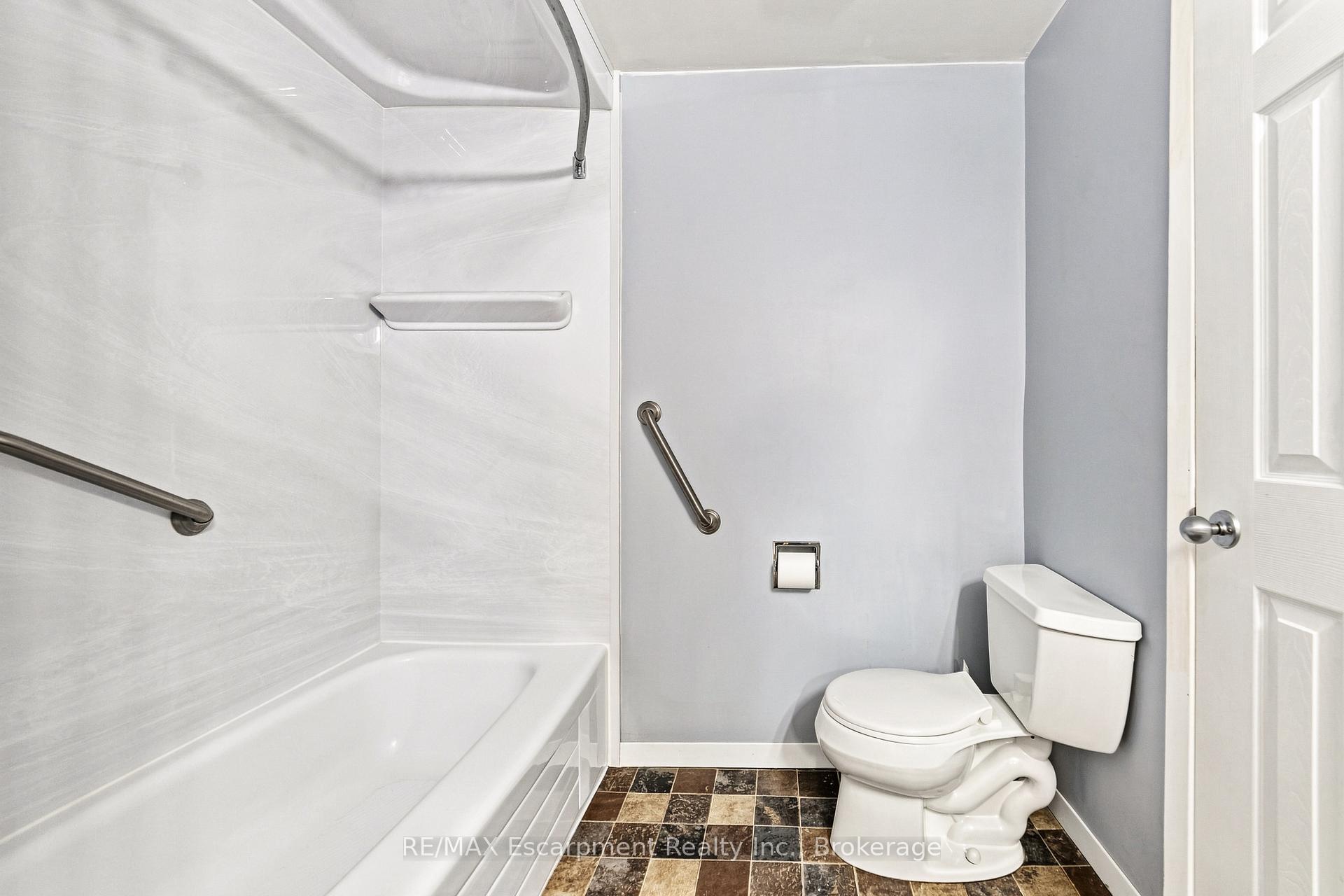Photo 24 of Unit 52, 2380 Bromsgrove Road, Mississauga, Clarkson — HOMEH