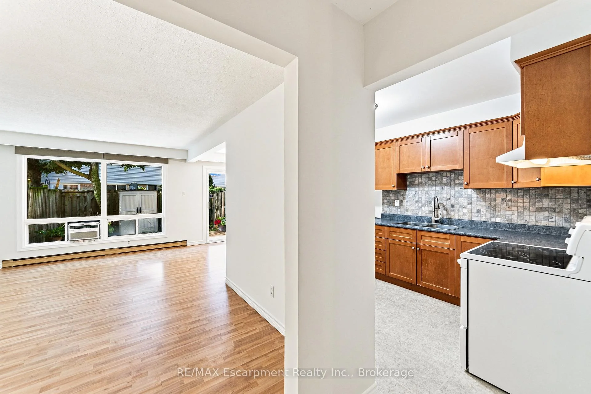 Photo 10 of Unit 52, 2380 Bromsgrove Road, Mississauga, Clarkson — HOMEH