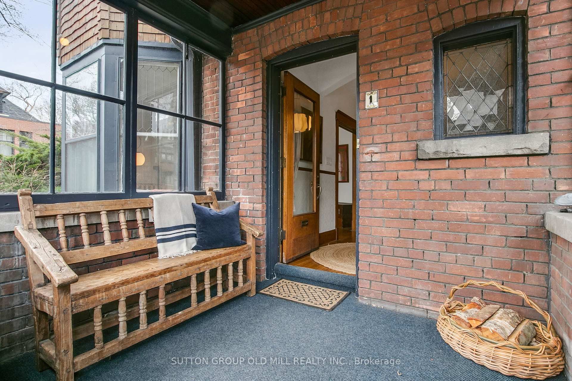 Photo 2 of 1 Algonquin Avenue, Toronto, High Park-Swansea — HOMEH