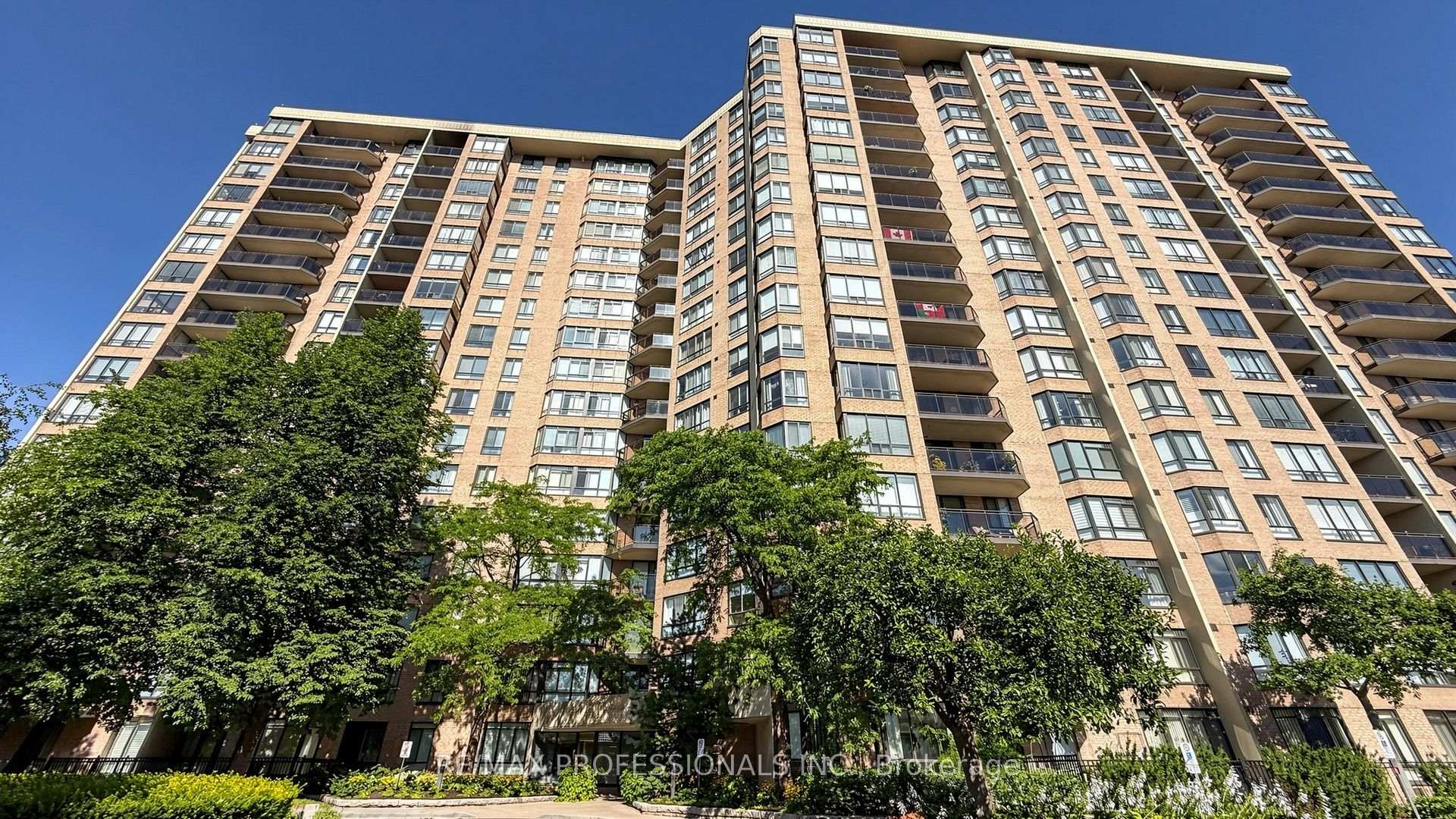 Photo 3 of Unit 1107, 20 Cherrytree Drive, Brampton, Fletcher's Creek South — HOMEH