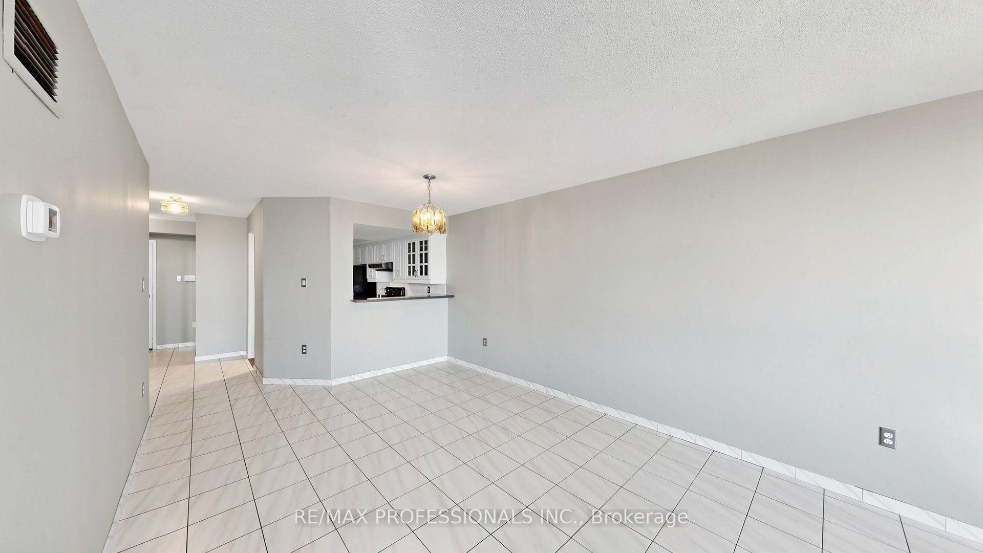 Photo 8 of Unit 1107, 20 Cherrytree Drive, Brampton, Fletcher's Creek South — HOMEH
