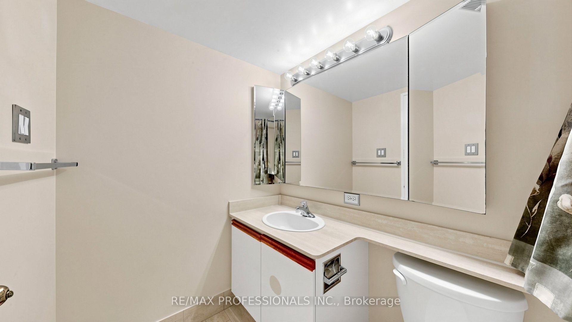 Photo 24 of Unit 1107, 20 Cherrytree Drive, Brampton, Fletcher's Creek South — HOMEH