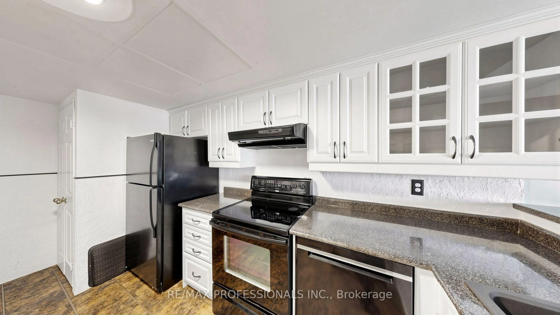 Photo 11 of Unit 1107, 20 Cherrytree Drive, Brampton, Fletcher's Creek South — HOMEH