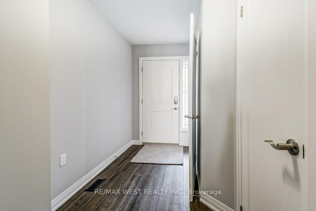 Photo 5 of 4 Glade Lane, Hamilton, Rural Glanbrook — HOMEH