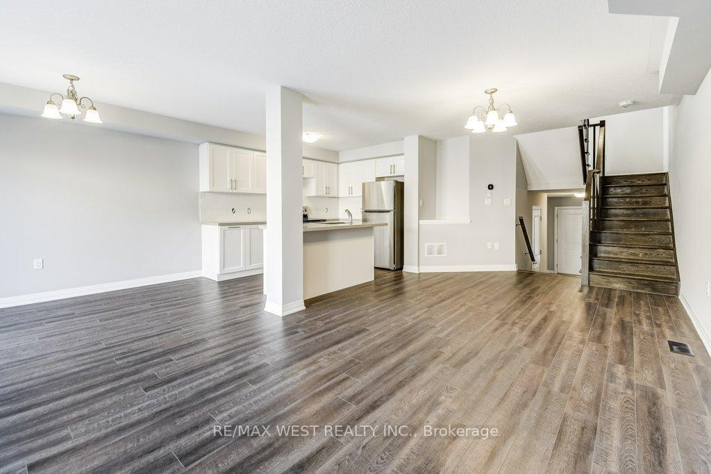 Photo 9 of 4 Glade Lane, Hamilton, Rural Glanbrook — HOMEH