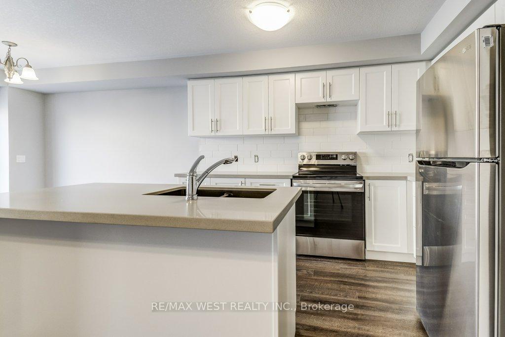 Photo 15 of 4 Glade Lane, Hamilton, Rural Glanbrook — HOMEH