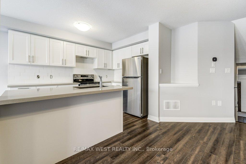 Photo 16 of 4 Glade Lane, Hamilton, Rural Glanbrook — HOMEH