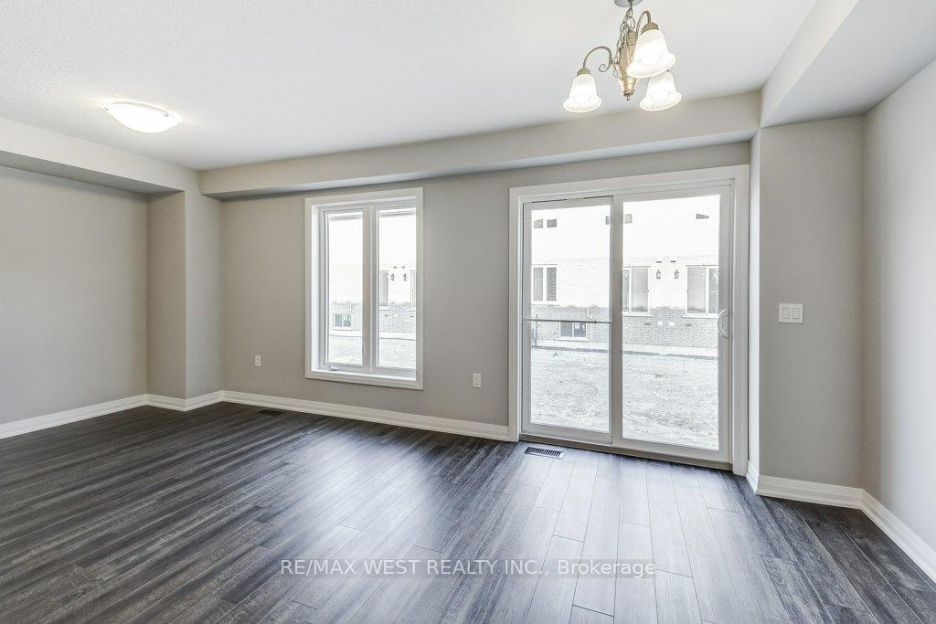 Photo 17 of 4 Glade Lane, Hamilton, Rural Glanbrook — HOMEH