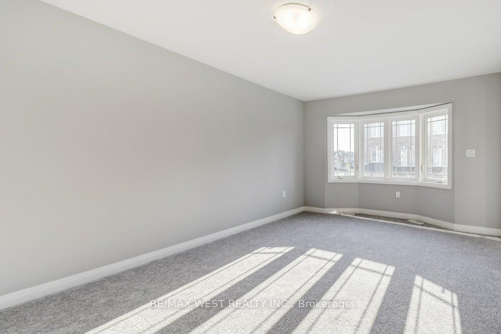 Photo 19 of 4 Glade Lane, Hamilton, Rural Glanbrook — HOMEH