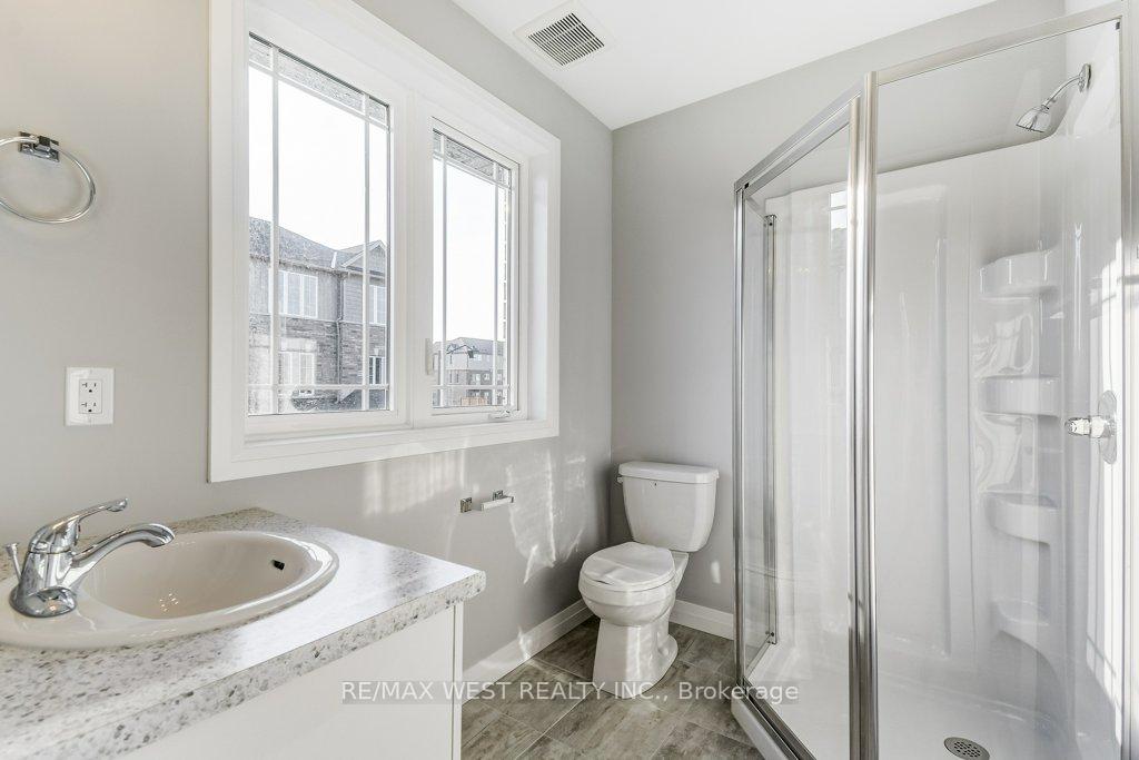 Photo 22 of 4 Glade Lane, Hamilton, Rural Glanbrook — HOMEH
