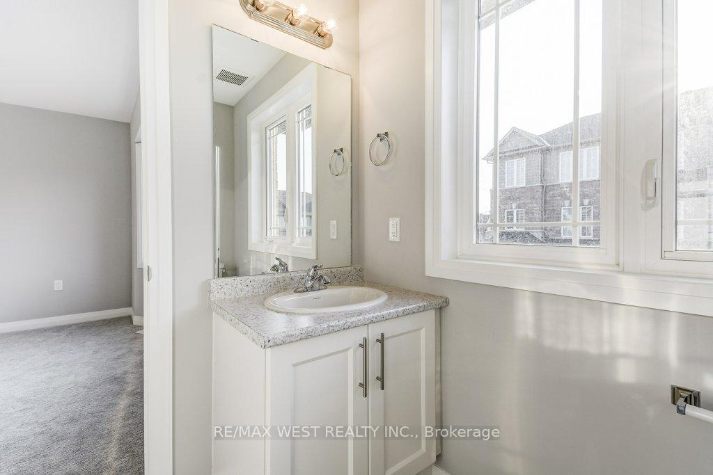Photo 23 of 4 Glade Lane, Hamilton, Rural Glanbrook — HOMEH