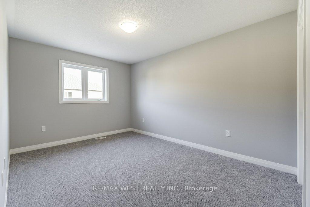 Photo 25 of 4 Glade Lane, Hamilton, Rural Glanbrook — HOMEH