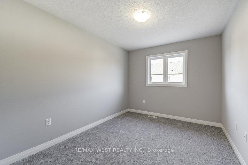 Photo 27 of 4 Glade Lane, Hamilton, Rural Glanbrook — HOMEH