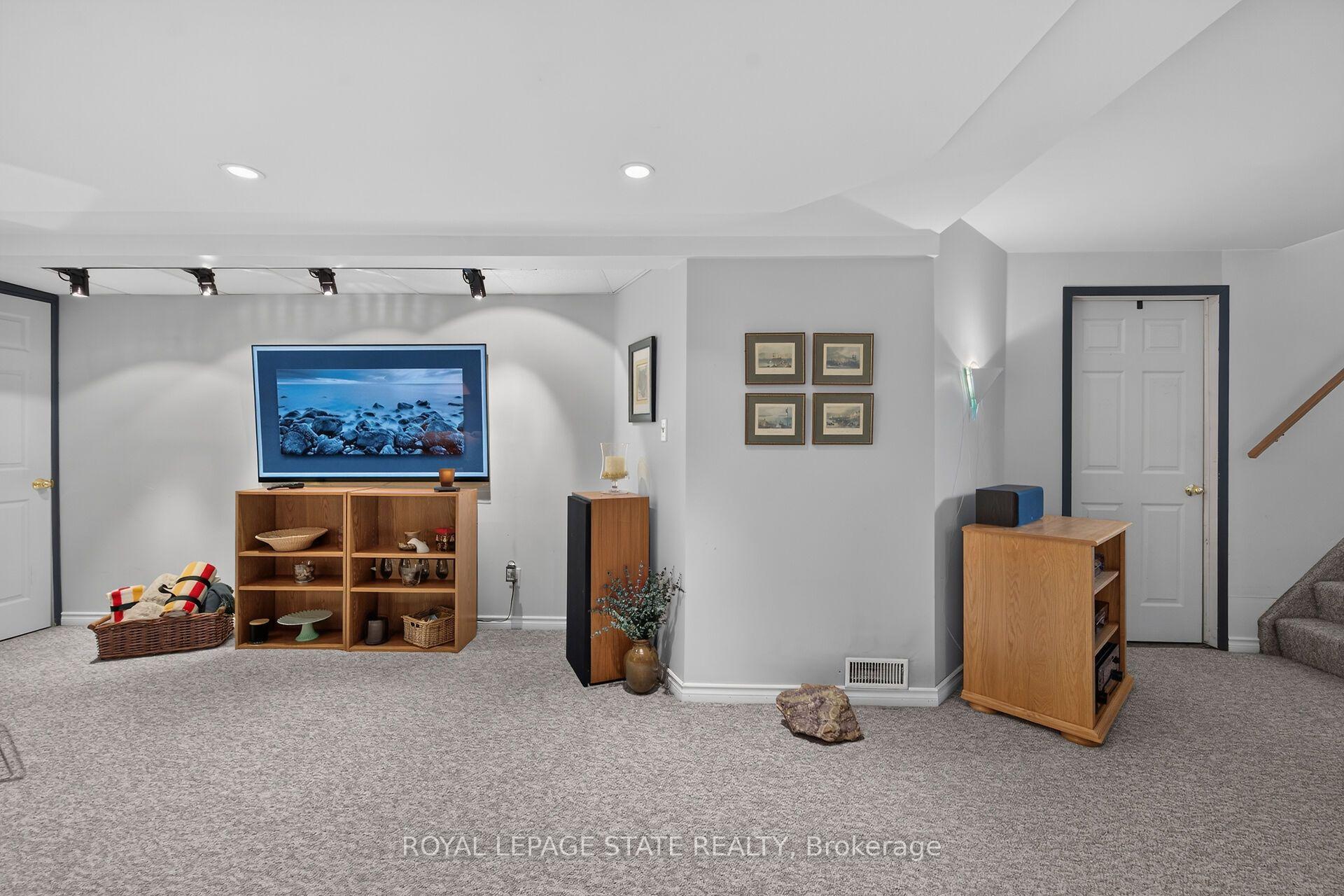 Photo 42 of 2 Novoco Drive, Hamilton, Gurnett — HOMEH