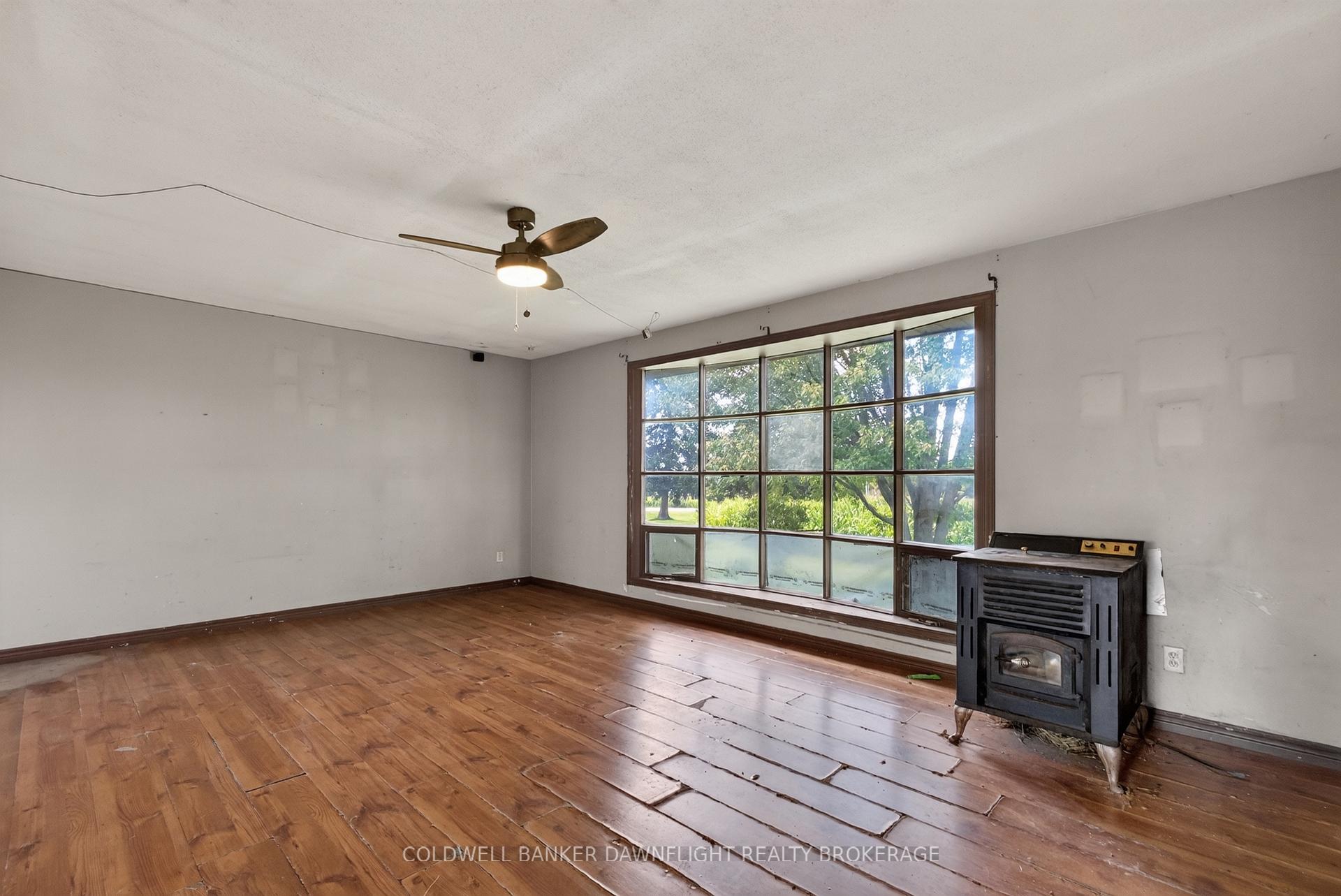 Photo 18 of 23712 Adelaide Street N, Middlesex Centre, Rural Middlesex Centre — HOMEH