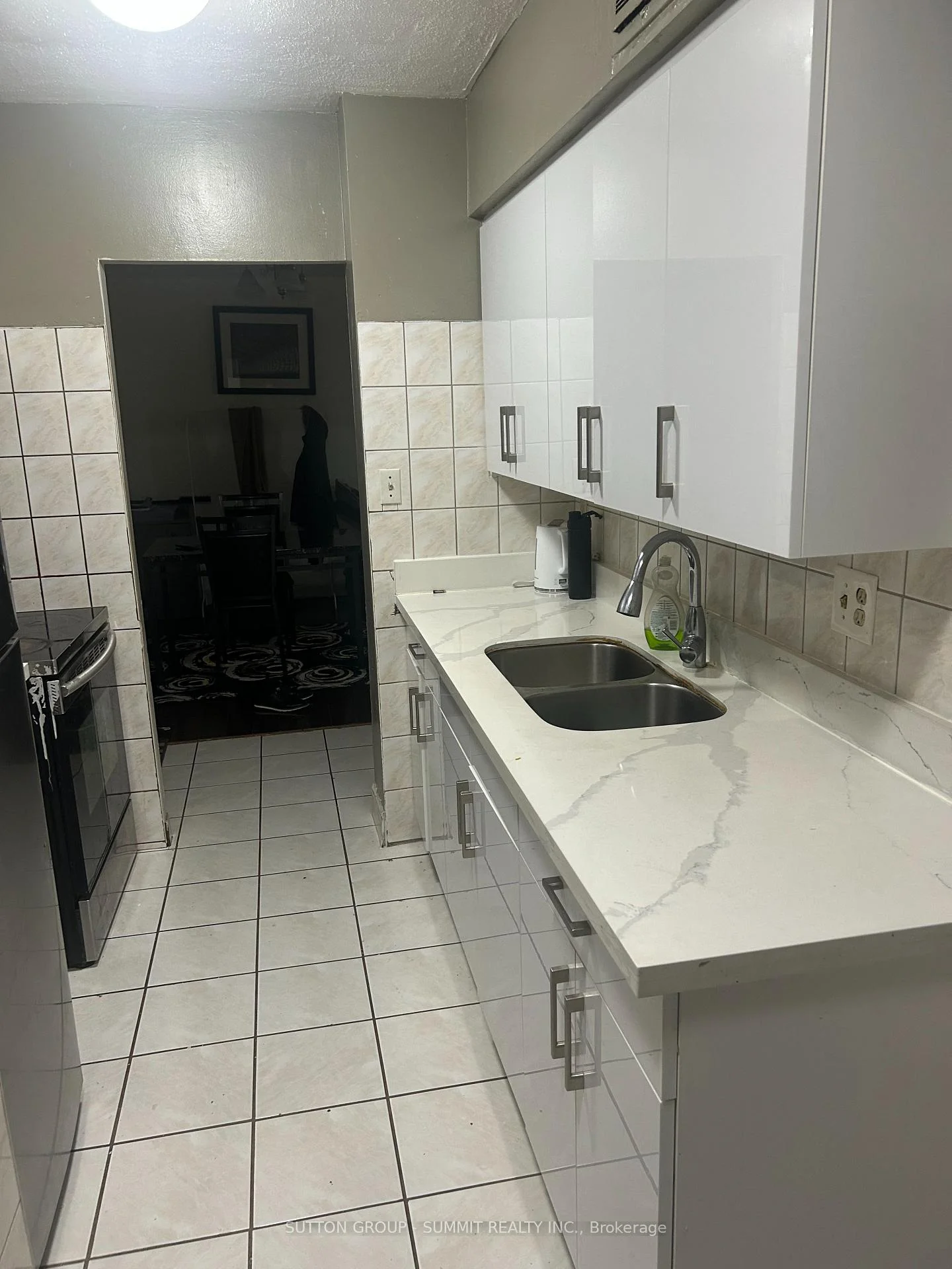 Photo 3 of Unit 1111, 320 Dixon Road E, Etobicoke, Kingsview Village-The Westway — HOMEH