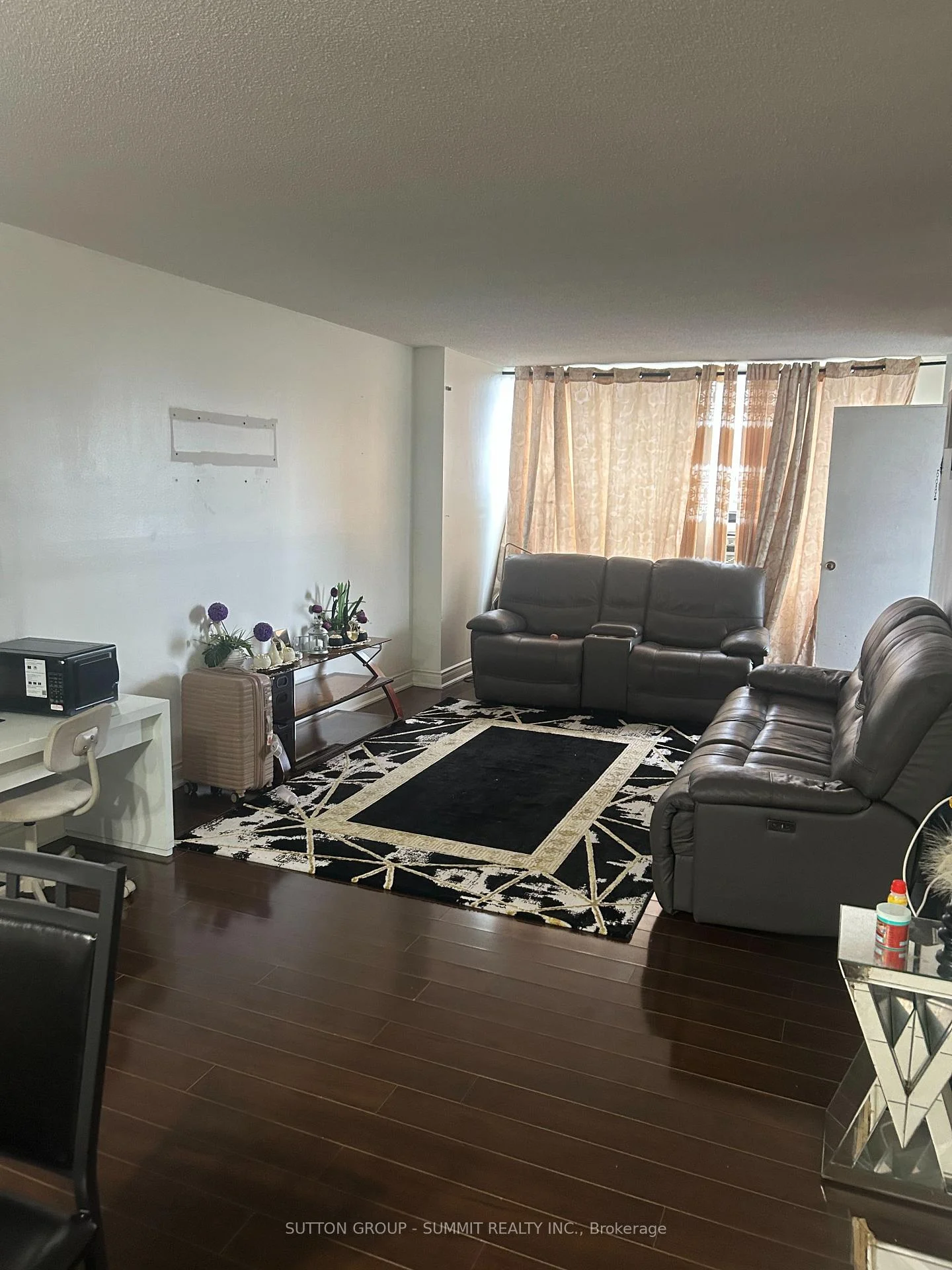Photo 5 of Unit 1111, 320 Dixon Road E, Etobicoke, Kingsview Village-The Westway — HOMEH