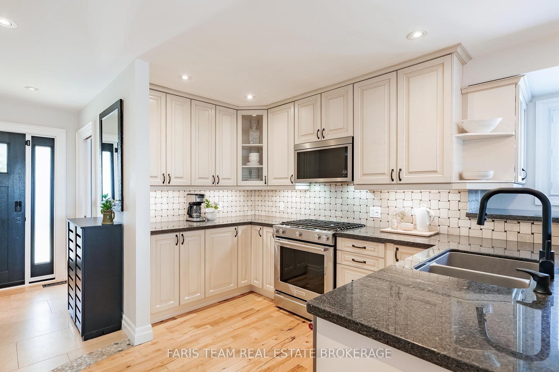Photo 5 of 2 Agnes Street, Oro-Medonte, Moonstone — HOMEH