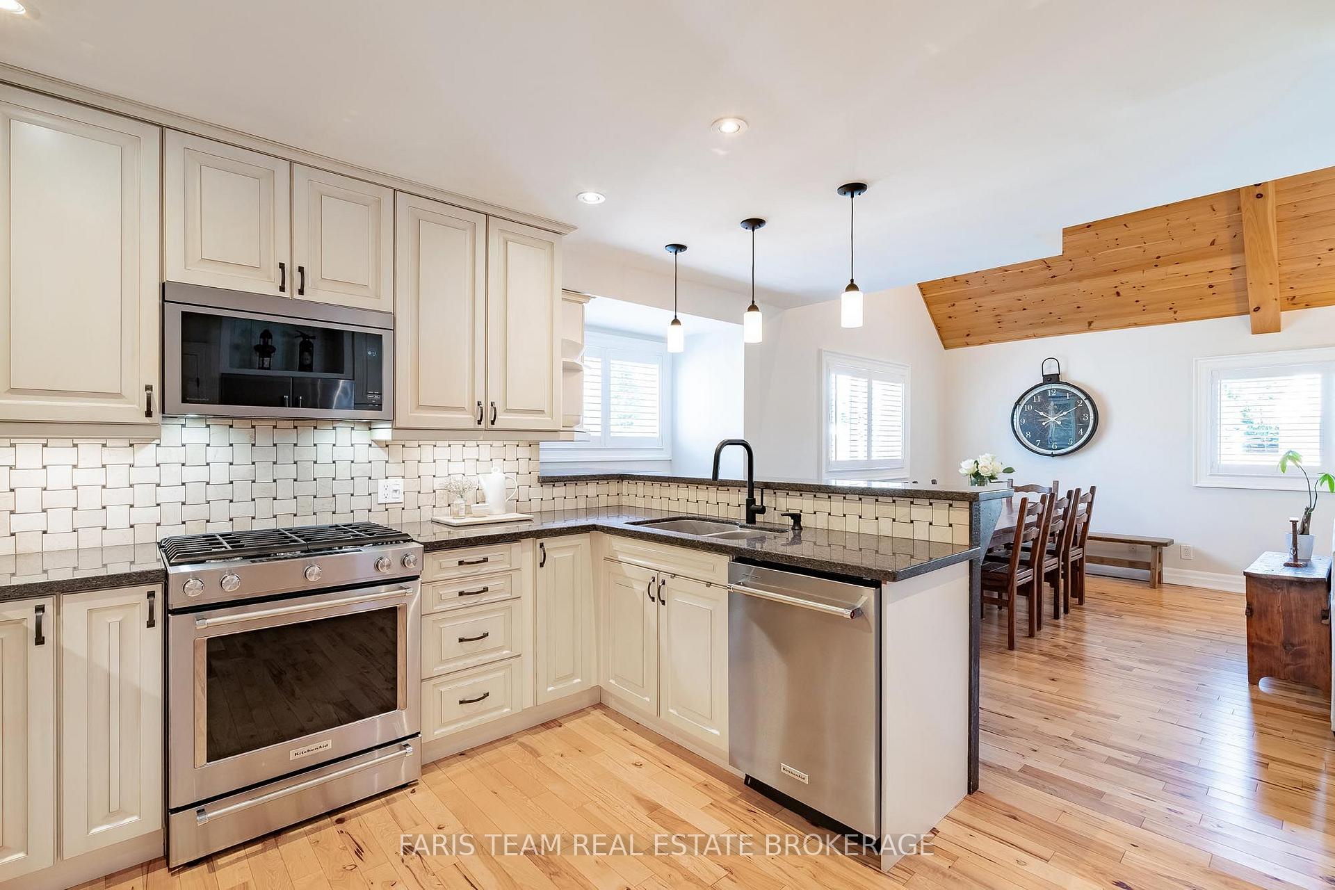 Photo 6 of 2 Agnes Street, Oro-Medonte, Moonstone — HOMEH