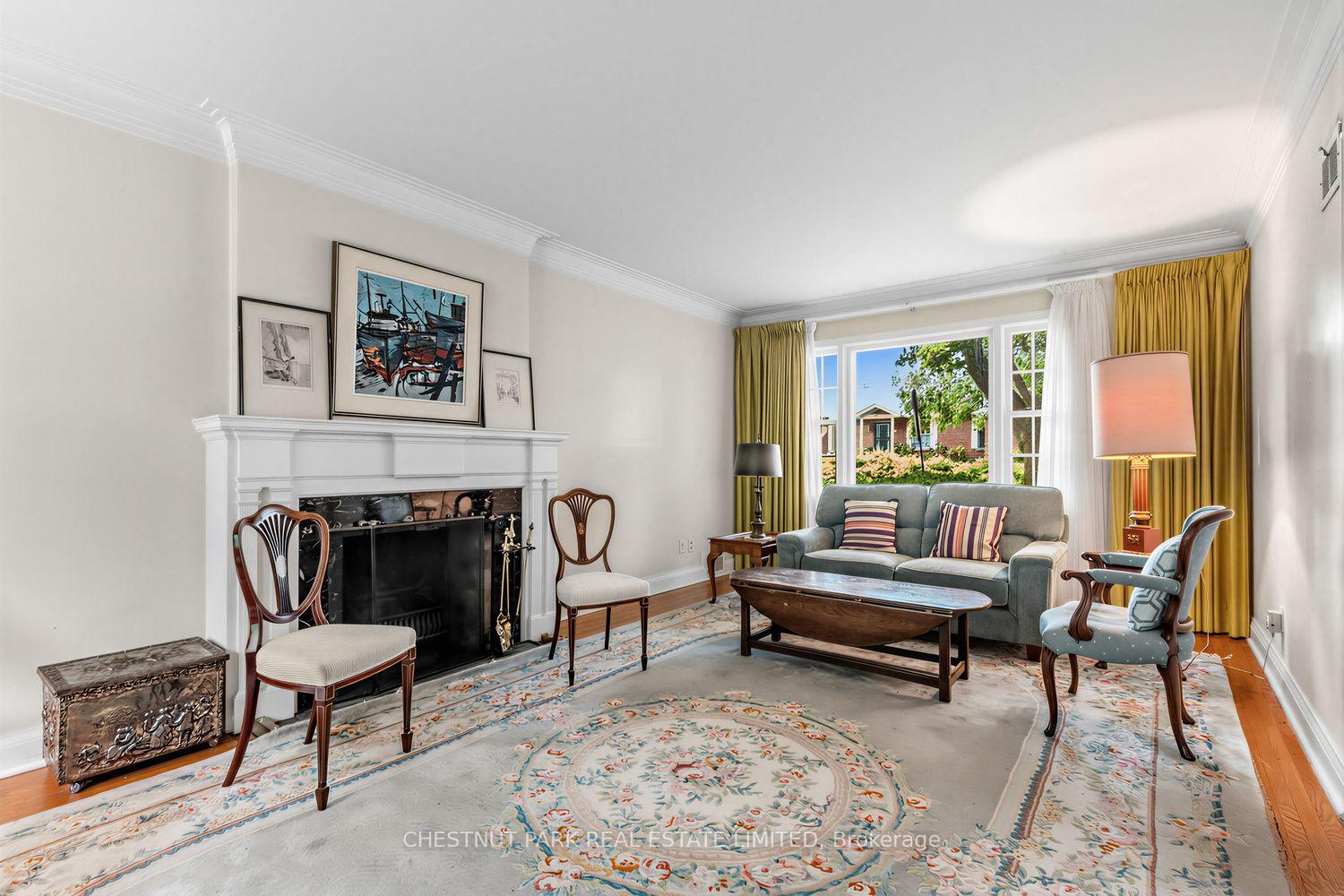 Photo 4 of 143 Mildenhall Road, North York, Bridle Path-Sunnybrook-York Mills — HOMEH