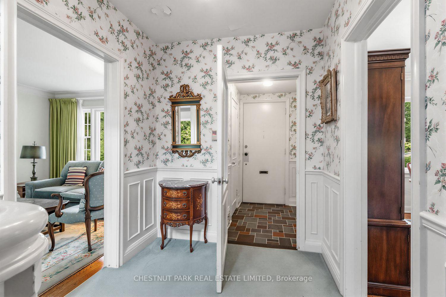Photo 9 of 143 Mildenhall Road, North York, Bridle Path-Sunnybrook-York Mills — HOMEH