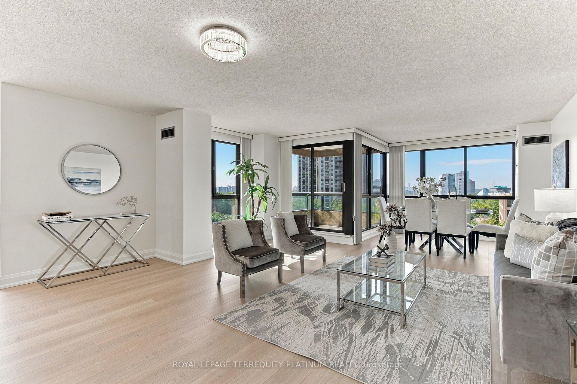 Photo 4 of Unit 802, 1 Concorde Place, North York, Banbury-Don Mills — HOMEH