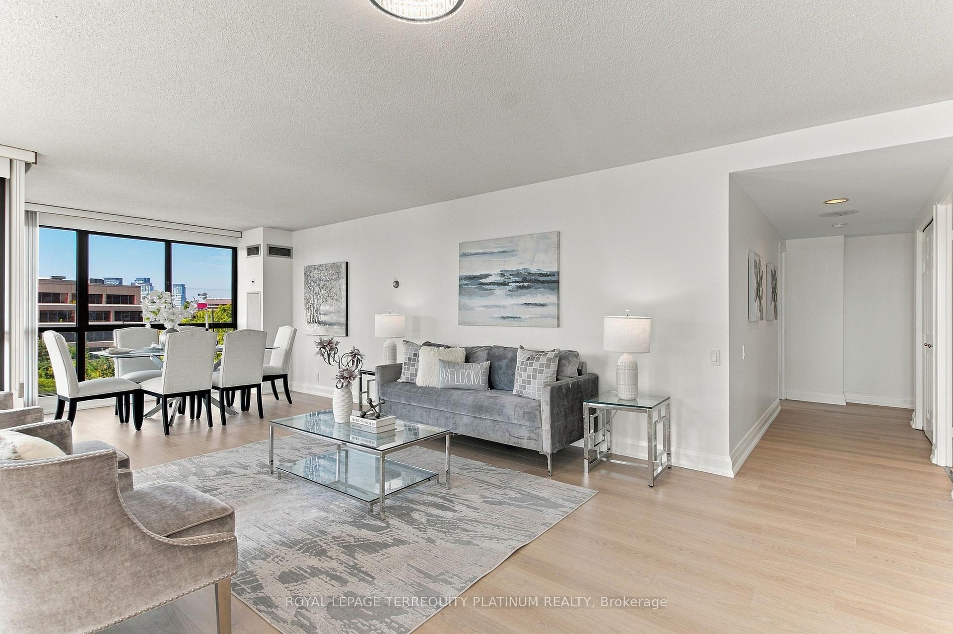 Photo 5 of Unit 802, 1 Concorde Place, North York, Banbury-Don Mills — HOMEH