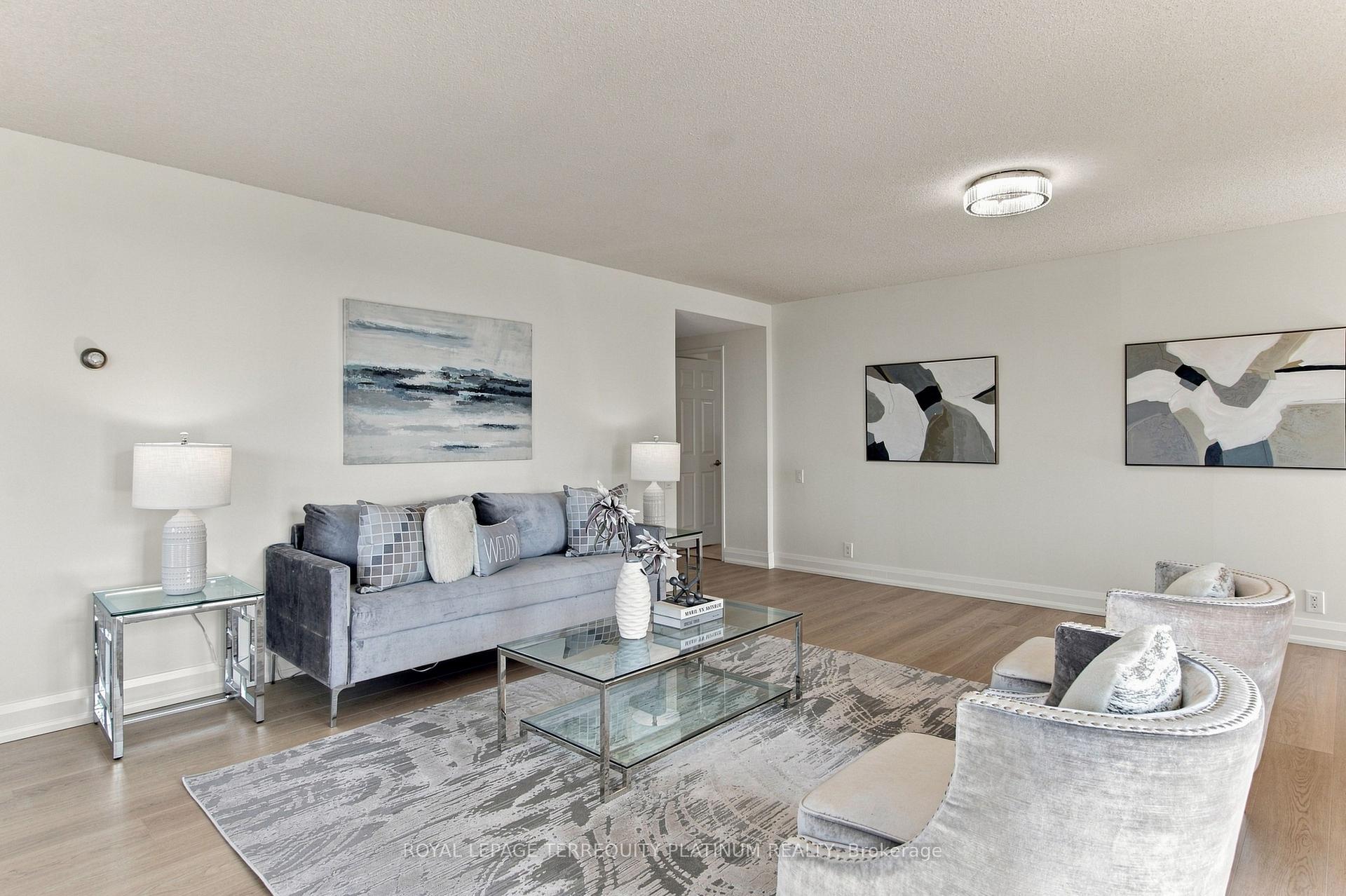 Photo 6 of Unit 802, 1 Concorde Place, North York, Banbury-Don Mills — HOMEH