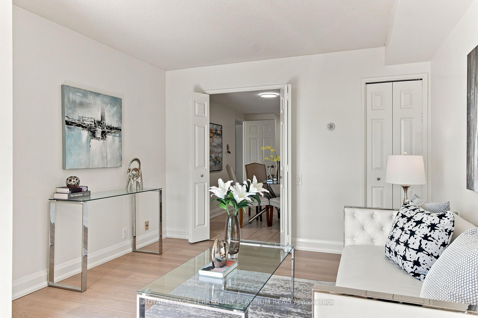 Photo 8 of Unit 802, 1 Concorde Place, North York, Banbury-Don Mills — HOMEH