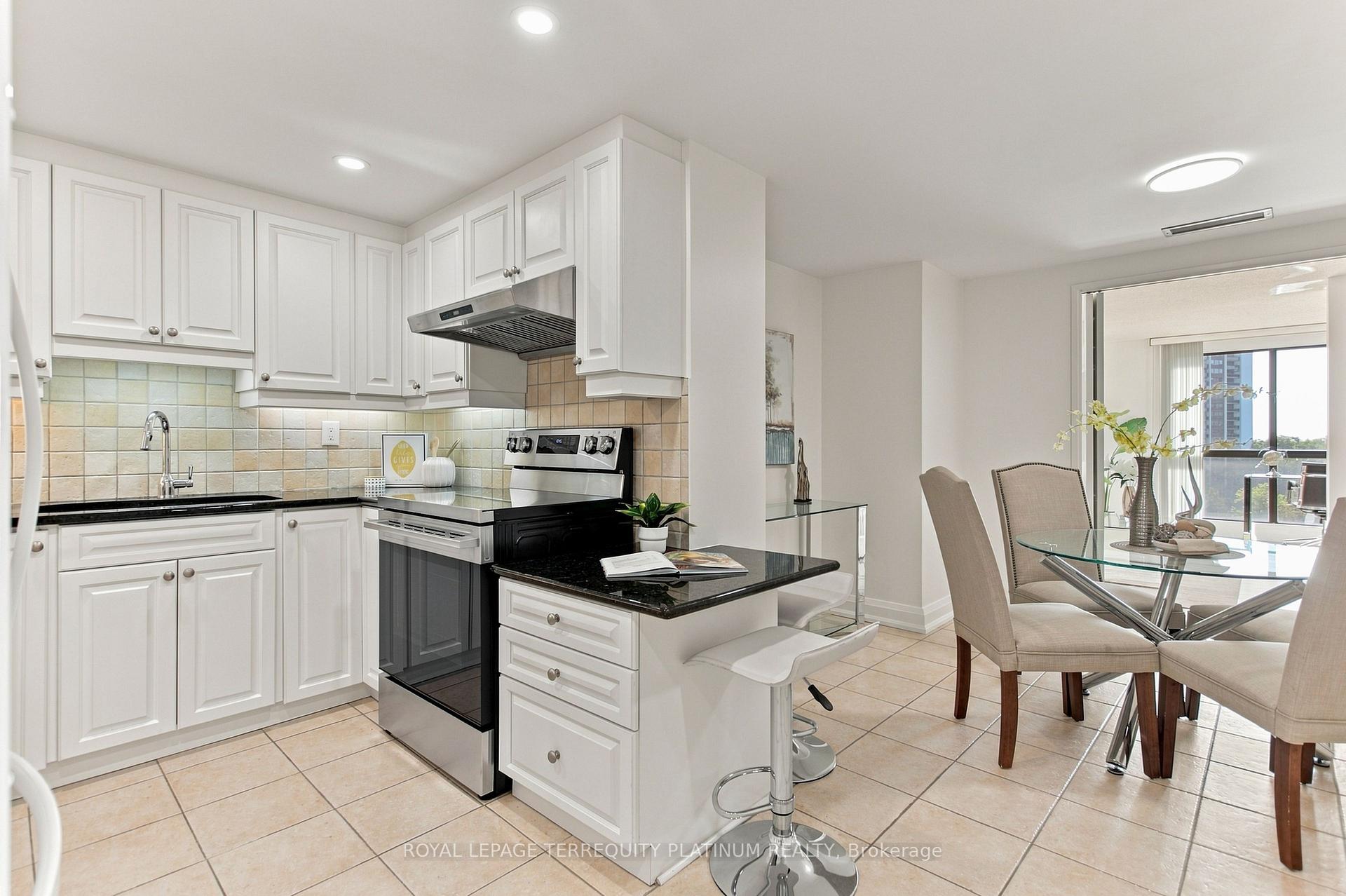 Photo 12 of Unit 802, 1 Concorde Place, North York, Banbury-Don Mills — HOMEH