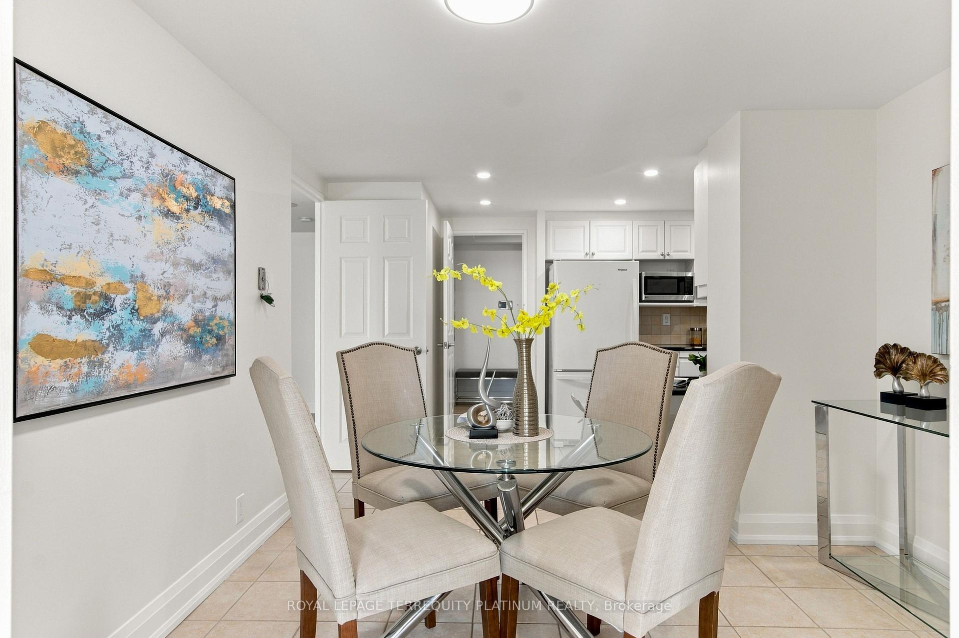 Photo 16 of Unit 802, 1 Concorde Place, North York, Banbury-Don Mills — HOMEH