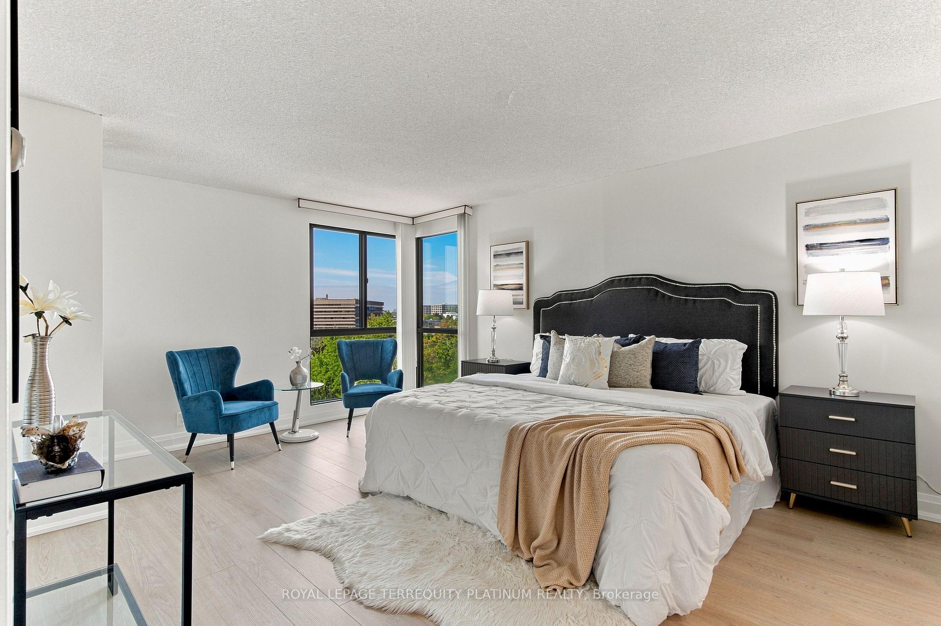 Photo 19 of Unit 802, 1 Concorde Place, North York, Banbury-Don Mills — HOMEH