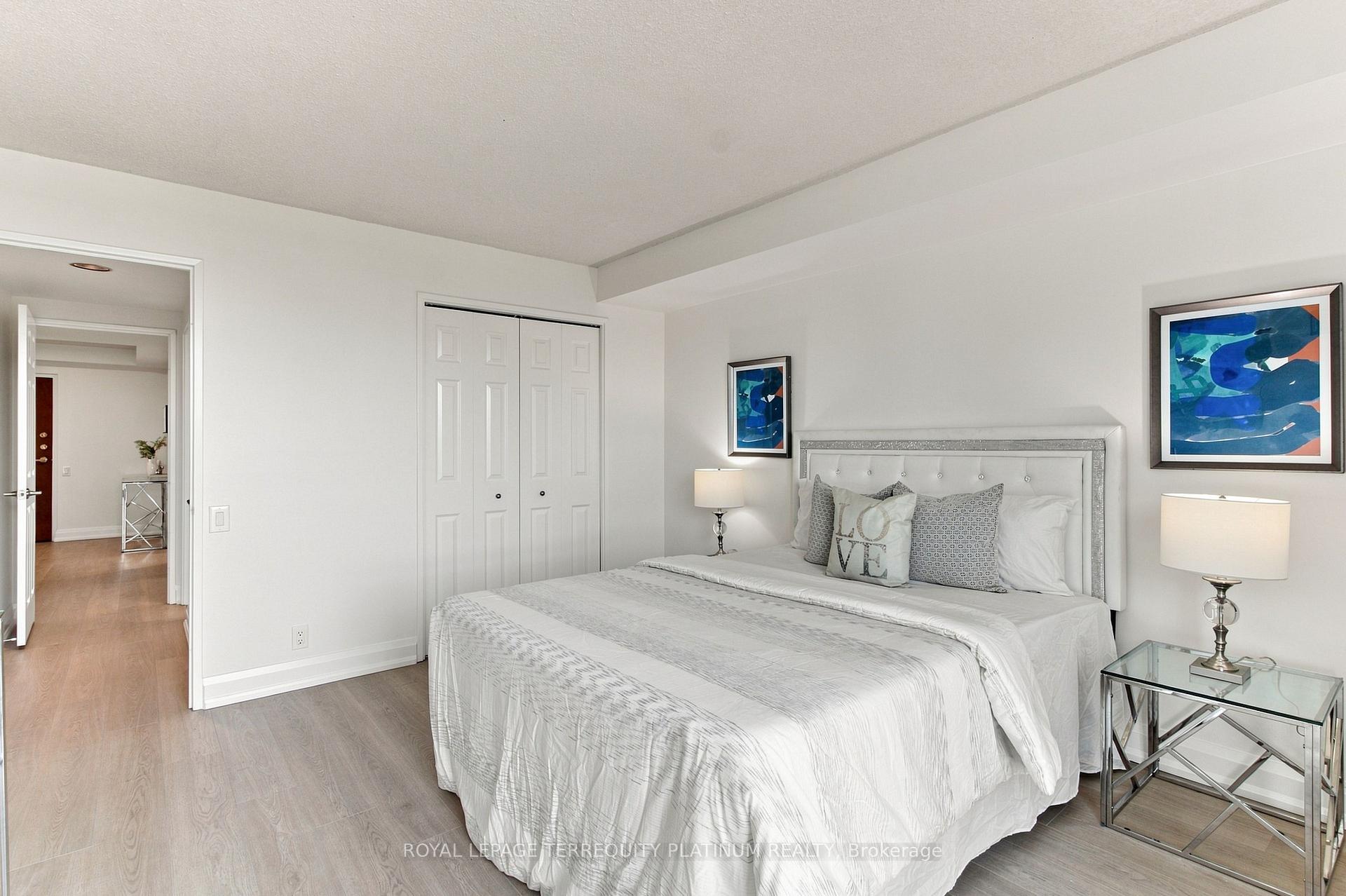 Photo 22 of Unit 802, 1 Concorde Place, North York, Banbury-Don Mills — HOMEH
