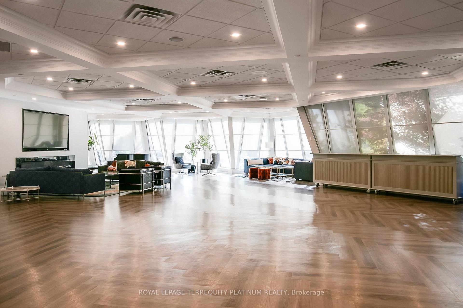 Photo 32 of Unit 802, 1 Concorde Place, North York, Banbury-Don Mills — HOMEH