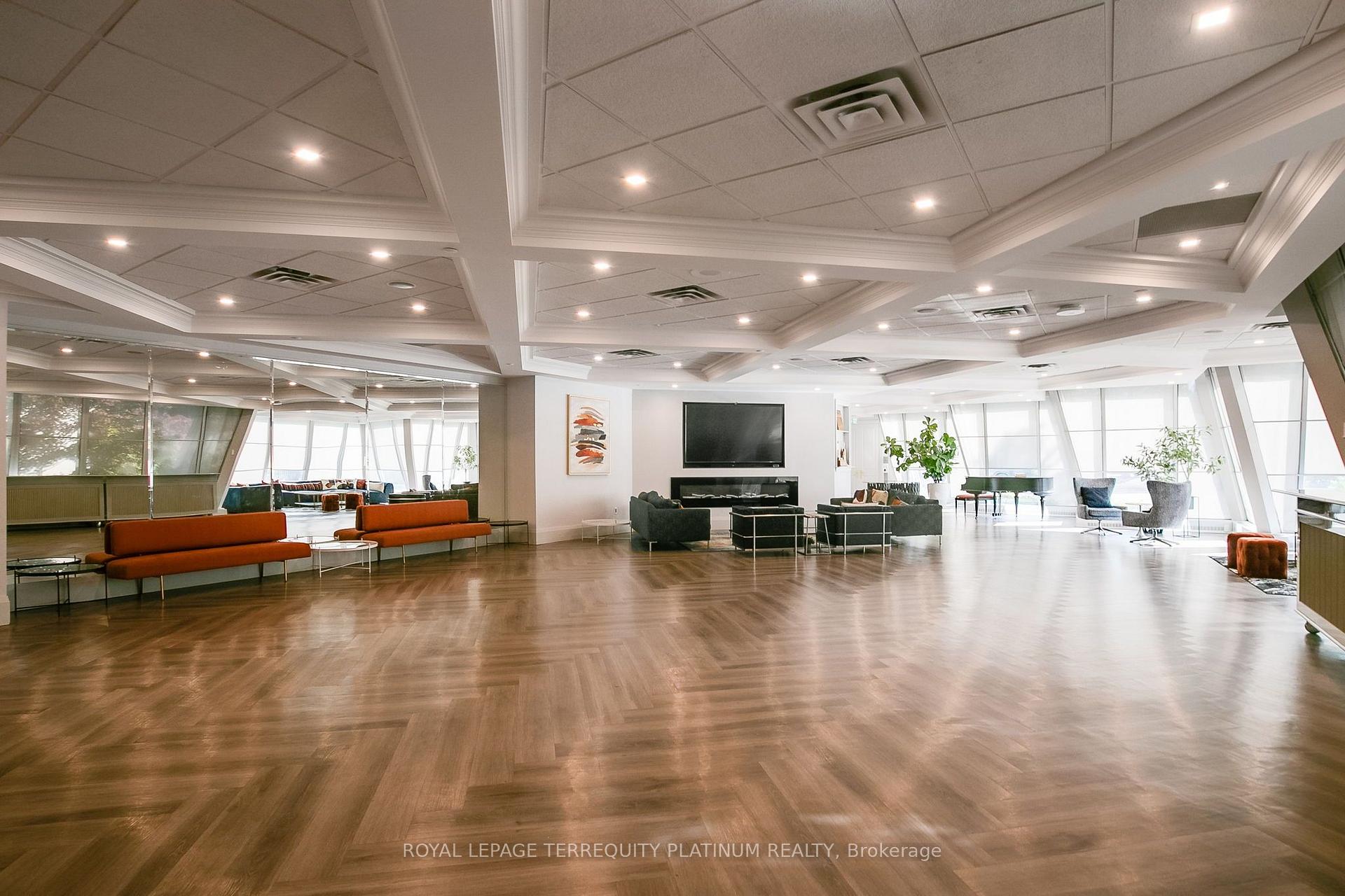 Photo 33 of Unit 802, 1 Concorde Place, North York, Banbury-Don Mills — HOMEH