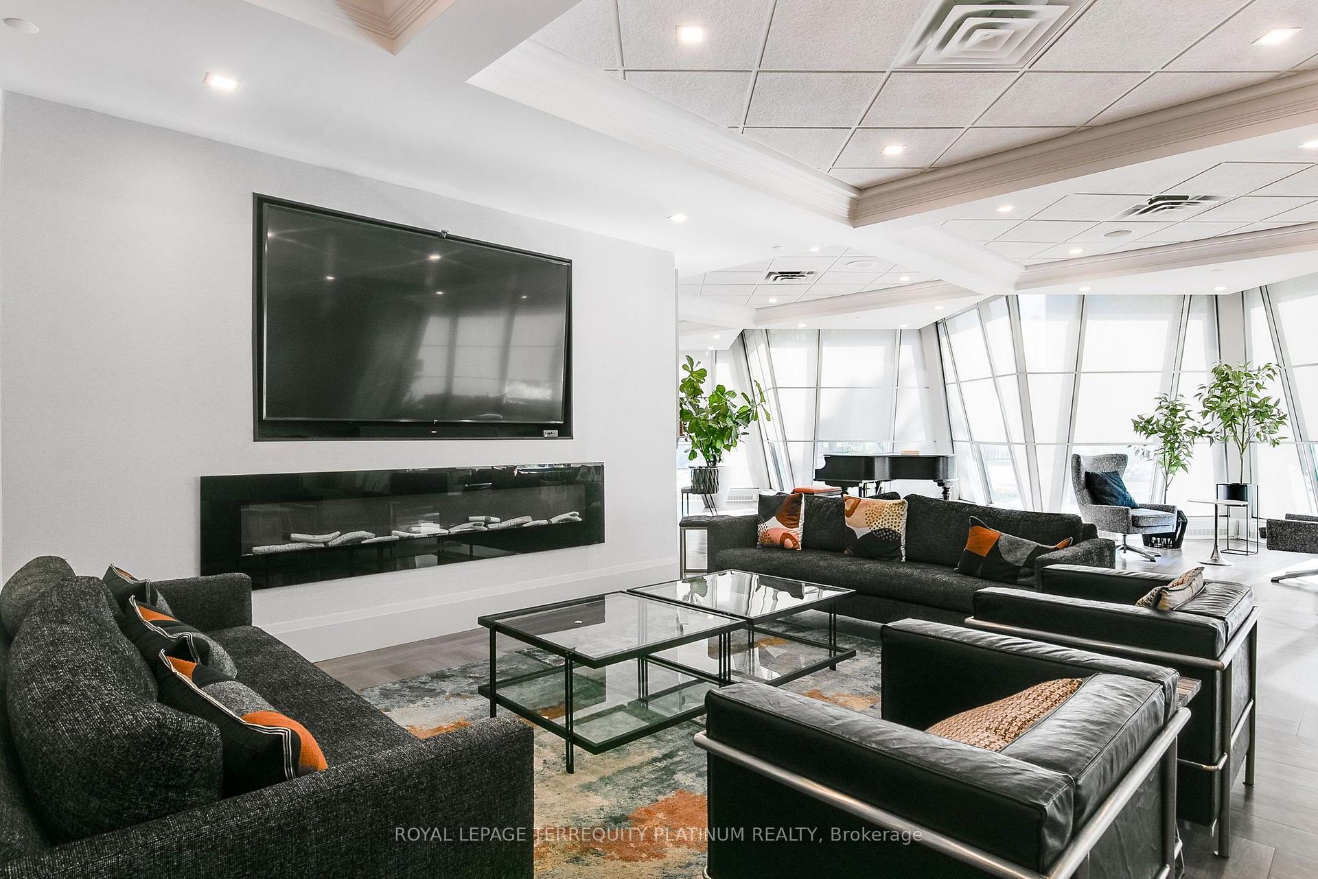 Photo 34 of Unit 802, 1 Concorde Place, North York, Banbury-Don Mills — HOMEH