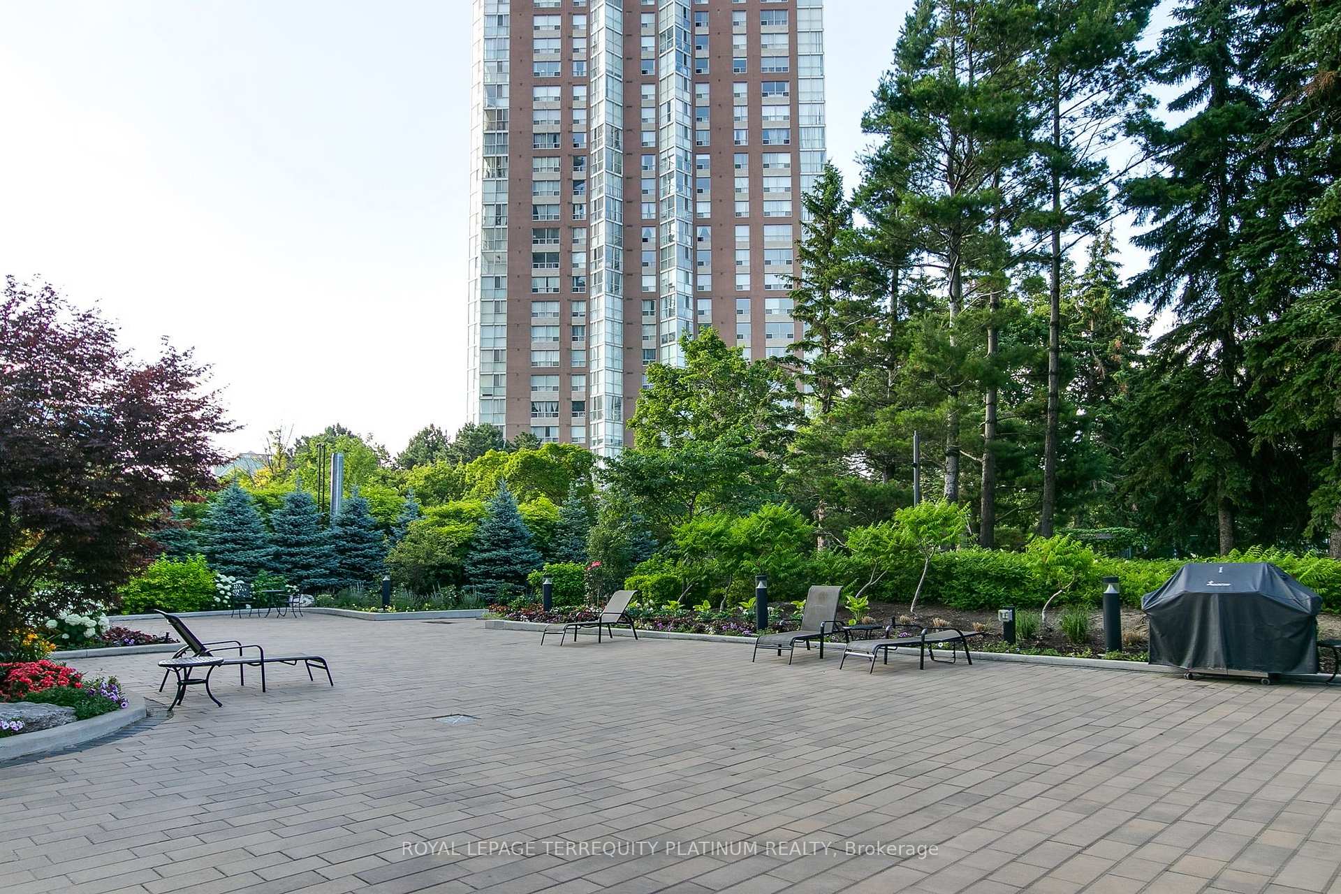 Photo 42 of Unit 802, 1 Concorde Place, North York, Banbury-Don Mills — HOMEH