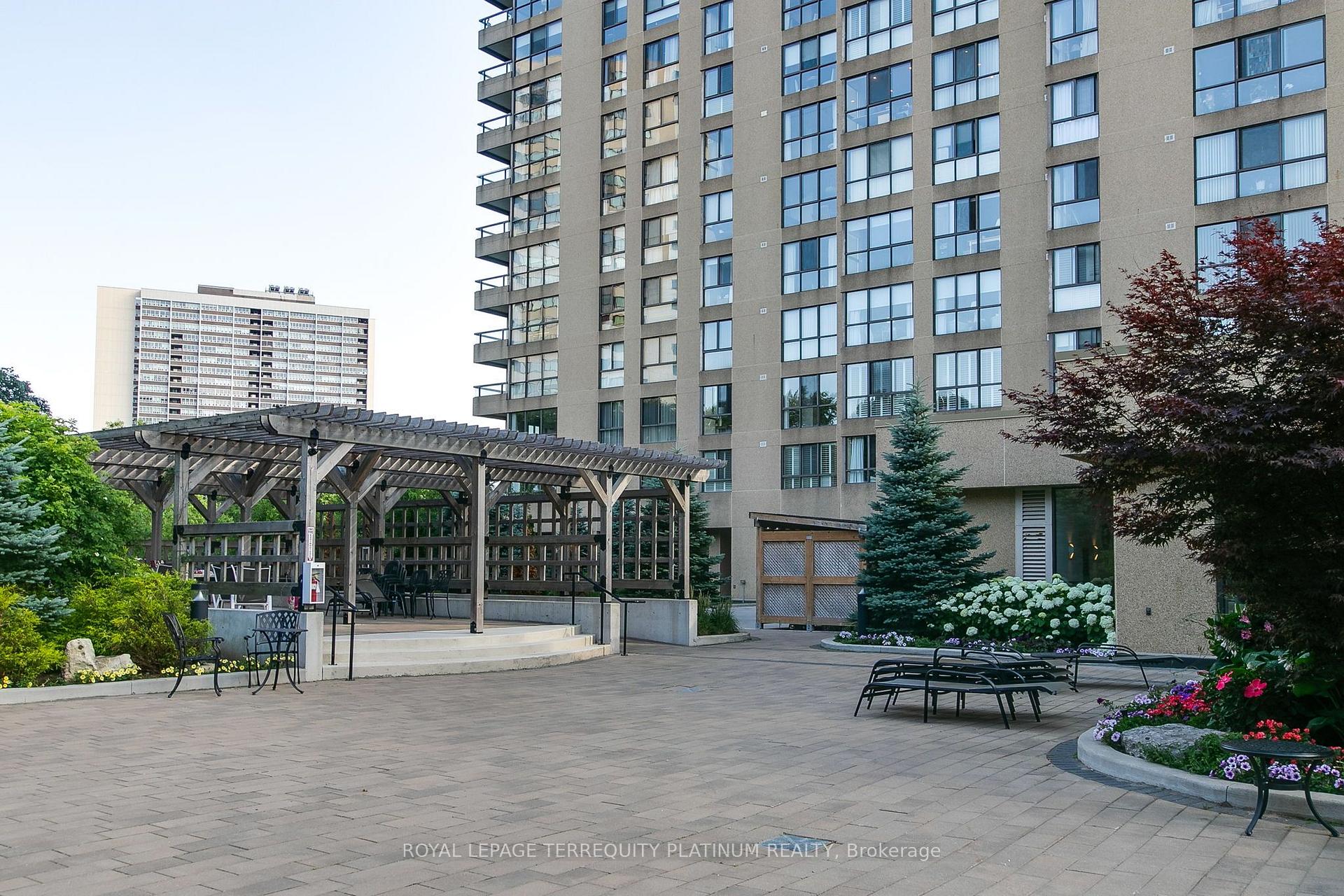 Photo 43 of Unit 802, 1 Concorde Place, North York, Banbury-Don Mills — HOMEH