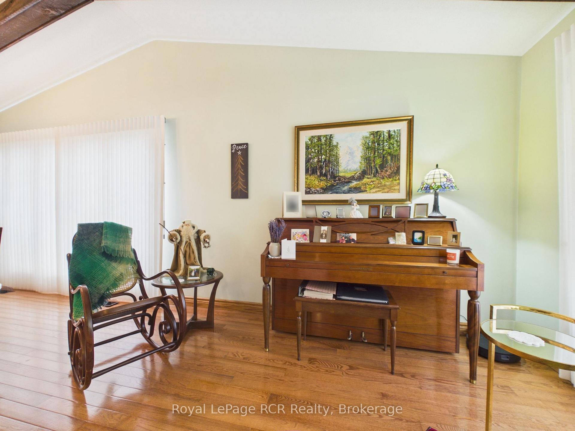 Photo 8 of 265 Diagonal Road, North Huron, Wingham — HOMEH