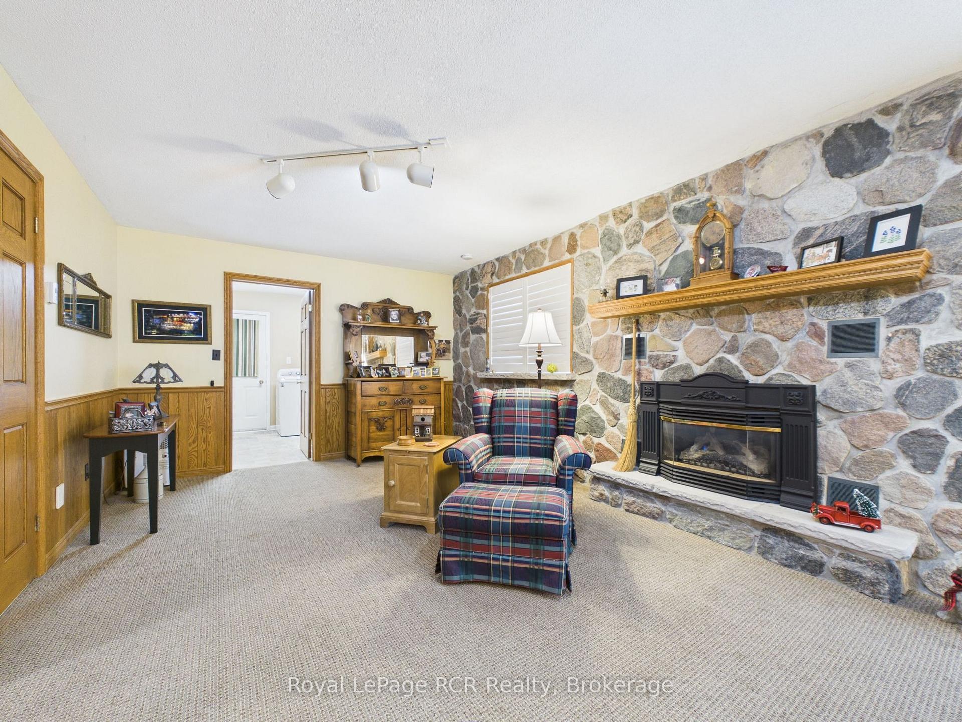Photo 20 of 265 Diagonal Road, North Huron, Wingham — HOMEH