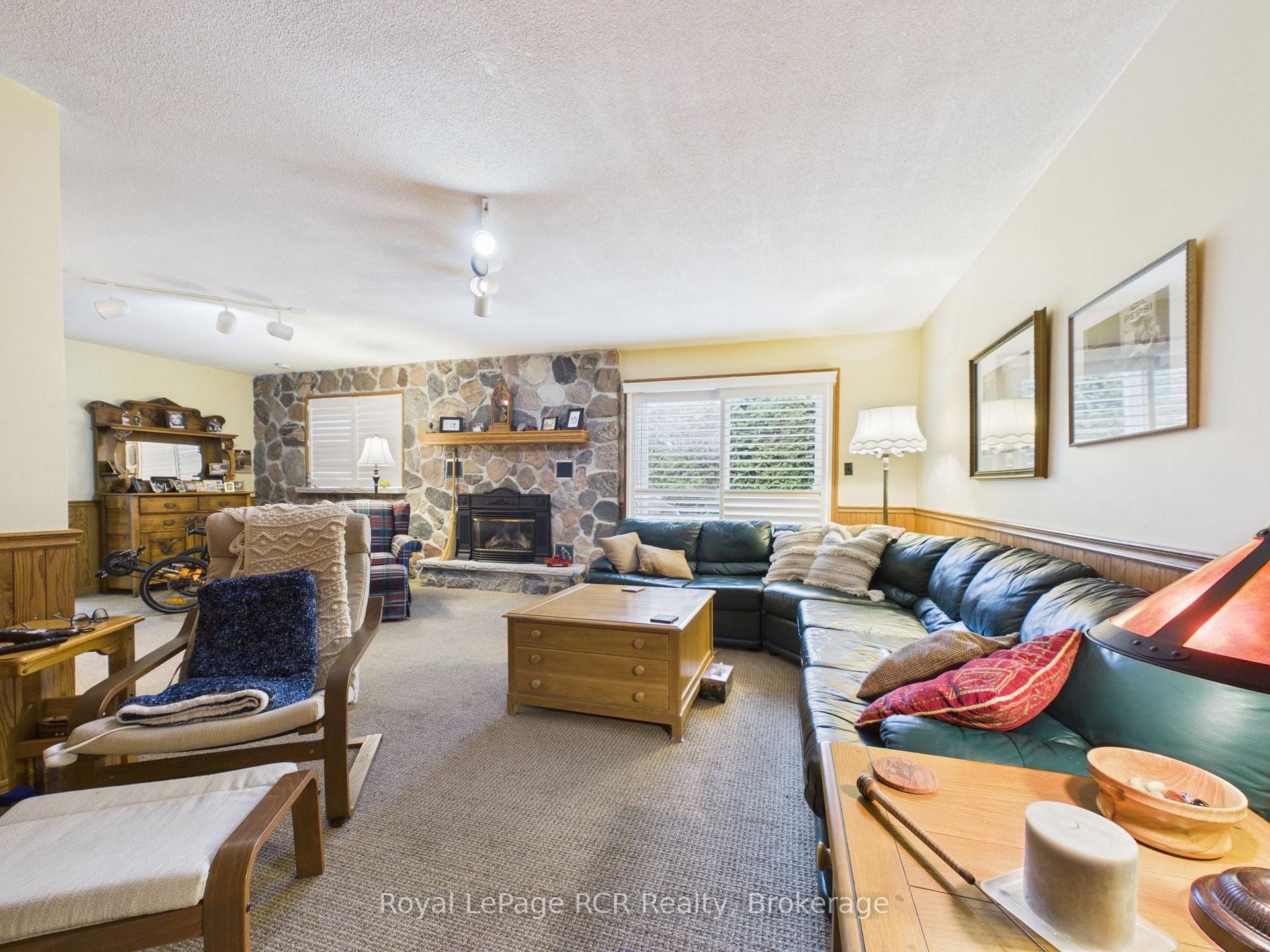Photo 23 of 265 Diagonal Road, North Huron, Wingham — HOMEH