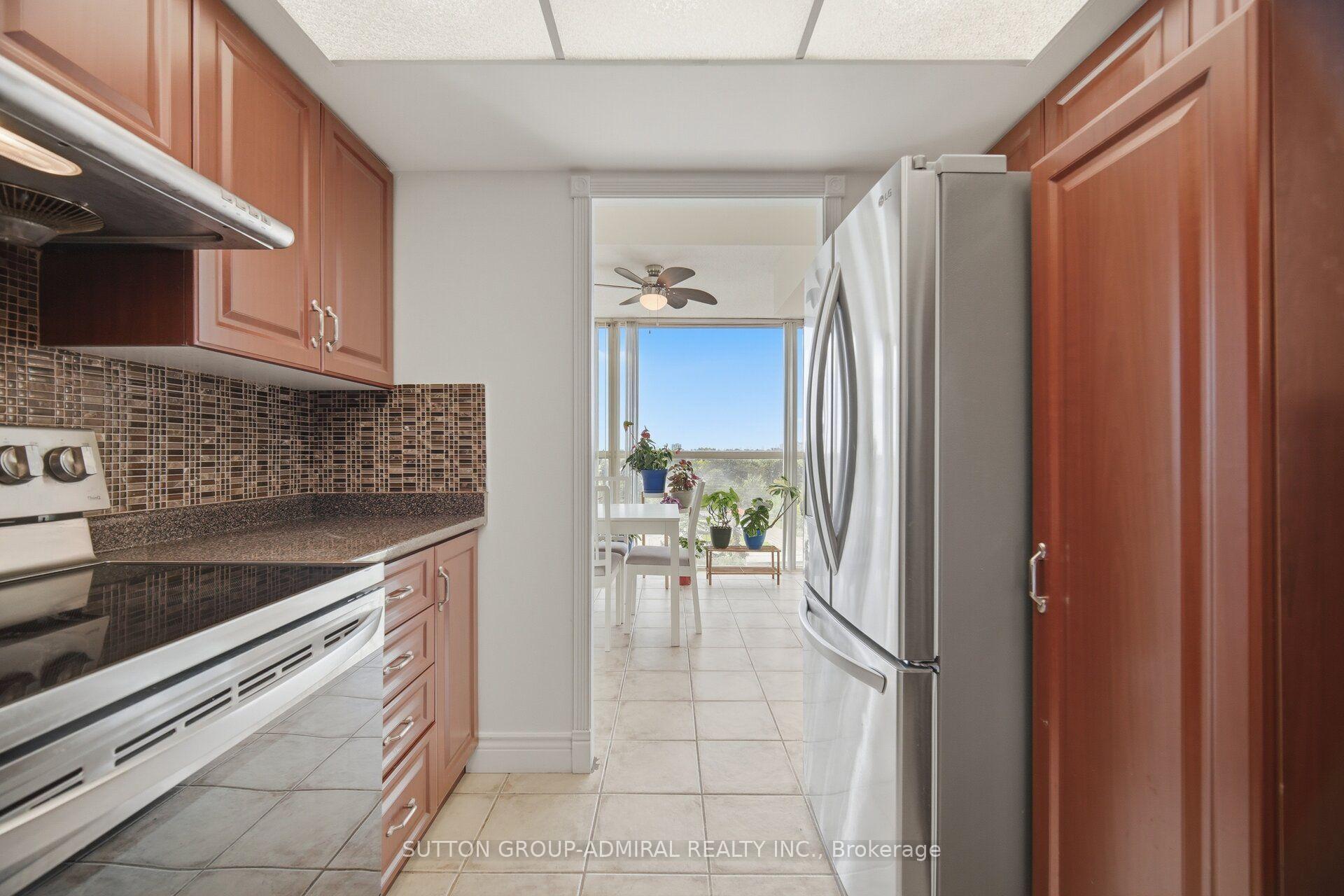 Photo 11 of Unit 501, 5460 Yonge Street, North York, Willowdale West — HOMEH